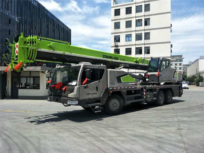 施秉县跨街广告牌的高空安装注意事项